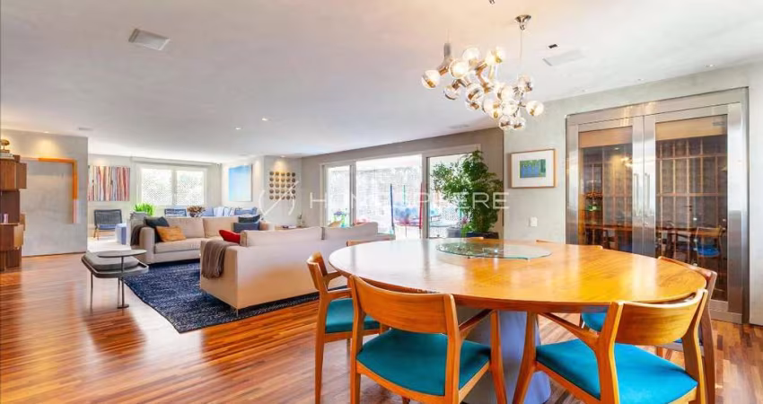 Edificio Villa Adriana - Jardim Europa Rua Frederic Chopin, 190. Apartamento à venda ao lado do Clube Pinheiros, 278m², 3 quartos sendo 3 suítes, reformado, varanda e 3 vagas.A 6min do Parque do Povo