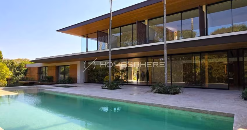 Casa de condomínio com 1452 m², 6 quartos sendo 6 suítes à venda no bairro Fazenda da Grama.