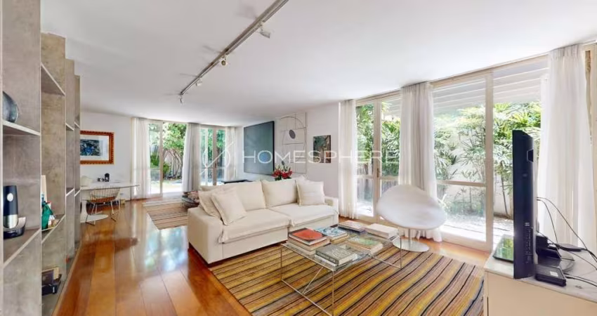 Casas à venda na Rua Campo Verde - Jardim Europa. Casa à venda Jardim Europa, 265 m²,  4 quartos, sendo 2 suítes, Arquitetura Sami Bussab, amplo quintal com jardim e piscina, edícula e 4 vagas. Ao lad