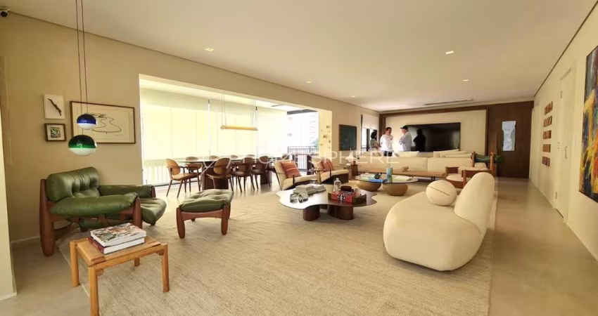Apartamento com 236.0 m² com 3 suítes . Apartamento novo com
o melhor que há em acabamento , bom gosto’e elegamci , garantindo conforto. Cindominio novo e moderno .