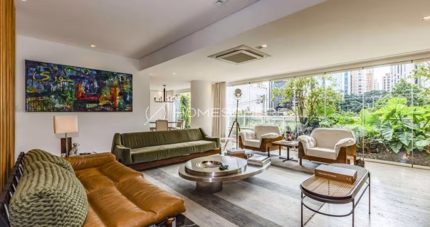 Condomínio Benedito Lapin R. Benedito Lapin, 81 - Itaim Bibi. Venda Apartamento com 164 m², 2 suítes, varanda, reformado e decorado por Juliana Vasconcellos, 2 vagas e lazer no Edifício Benedito Lapin
