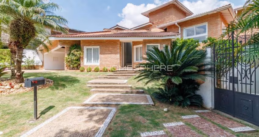 Casa de condomínio com 500 m², 4 quartos sendo 4 suítes à venda no coração Alphaville.