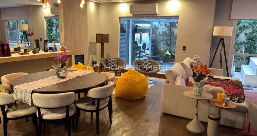 Casa em Condomínio  com 300 m², 4 quartos sendo 3 suítes à venda no bairro Panamby.