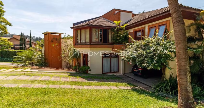 Casa de condomínio com 445.3 m², 4 quartos sendo 4 suítes à venda no bairro Alphaville.