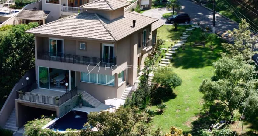 Casa de condomínio com 460 m², 3 quartos sendo 3 suítes à venda no bairro Alphaville.