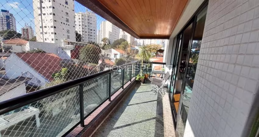 Apartamento com 214 m², 4 quartos sendo 2 suítes à venda no bairro Mirandópolis.
