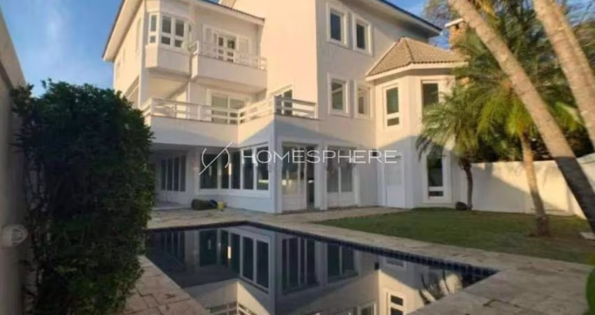 Casa de condomínio com 600 m², 4 quartos sendo 4 suítes à venda no bairro Alphaville.