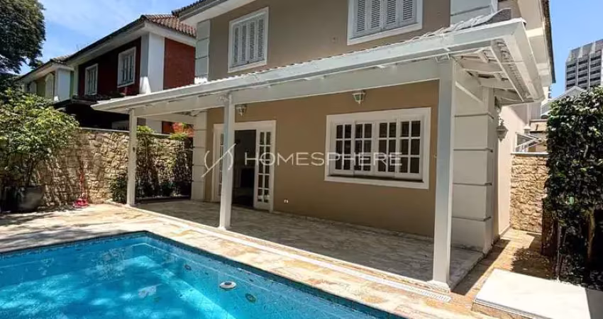 Casa espaçosa a venda em condomínio fechado, com 480 m² de área construída, 4 dormitórios, sendo 1 suíte à venda no bairro do alto da boa vista