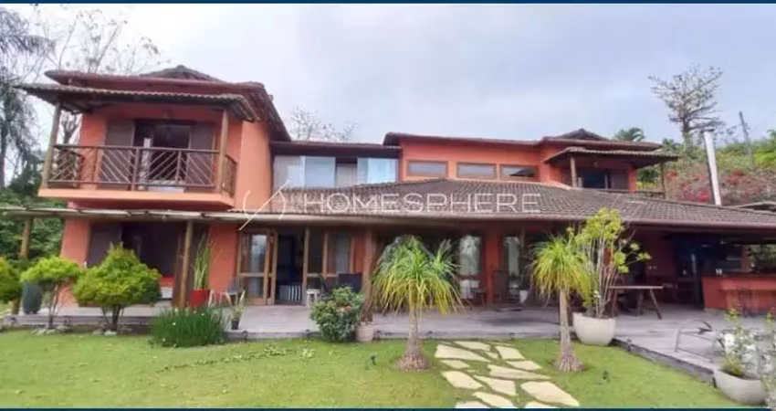 Casa de condomínio com 257 m², 4 quartos sendo 4 suítes à venda no bairro bairro do curral.- ilhabela