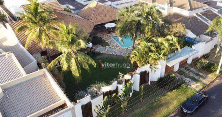 CASA COM 3 SUÍTES EM UM TERRENO DE 810M²