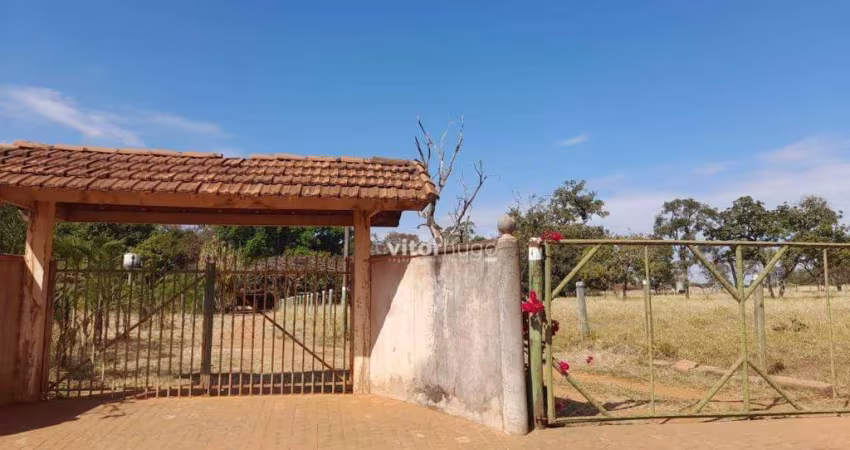 AREA DE 20MIL M²