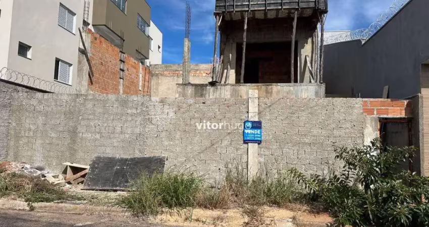 Sobrado com 3 dormitórios à venda, 230 m² por r$ 780.000,00 - novo mundo - uberlândia/mg