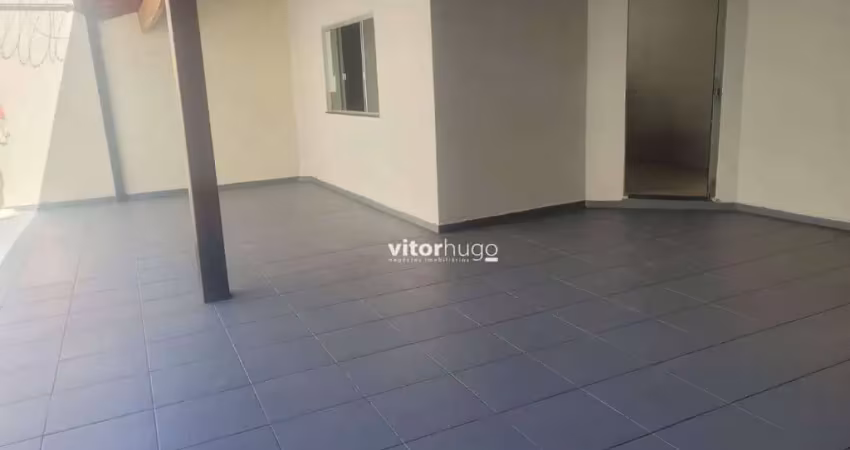 Casa com 3 quartos à venda no Santa Mônica, Uberlândia 
