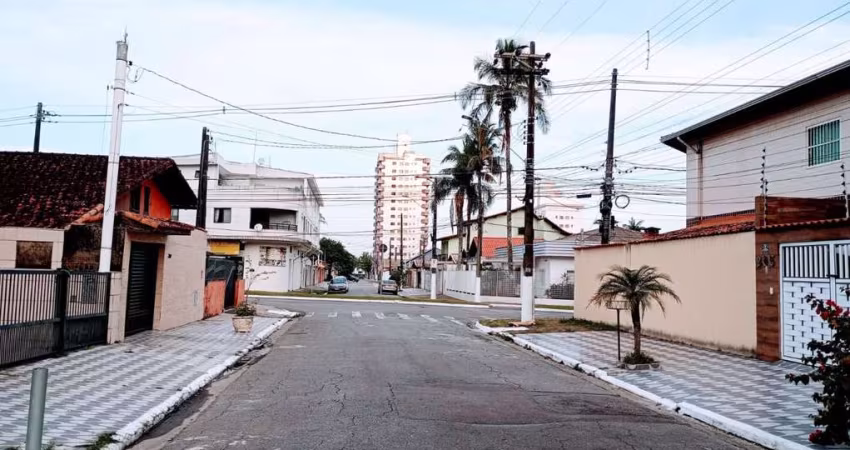 Sobrado para venda em Solemar de 375.00m² com 5 Quartos, 1 Suite e 4 Garagens