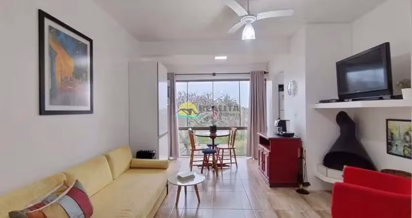 Apartamento 1 dormitório reformado, apenas um lance de escada!!