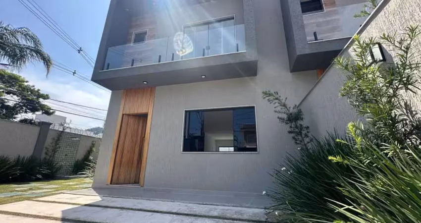 Casa de condomínio 3 suítes com piscina e espaço gourmet – vargem pequena, rj