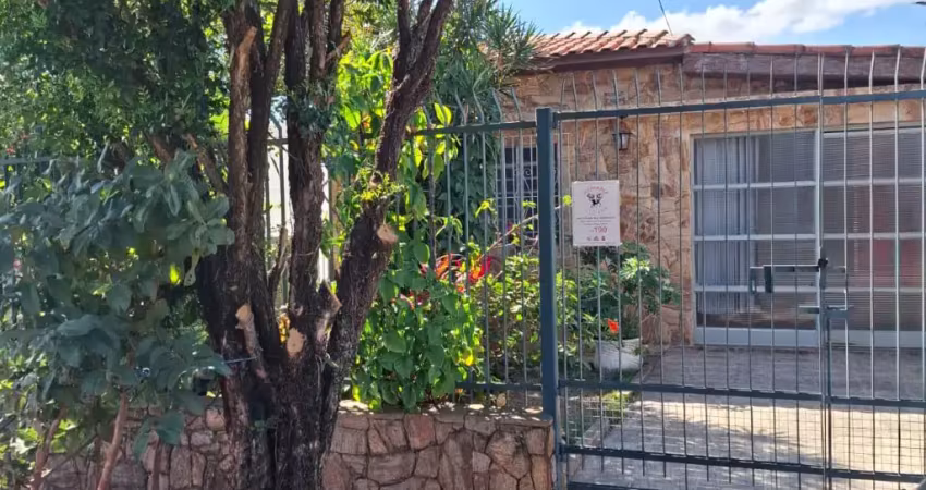 Casa no monte castelo com muito espaço e com canil para seu pet