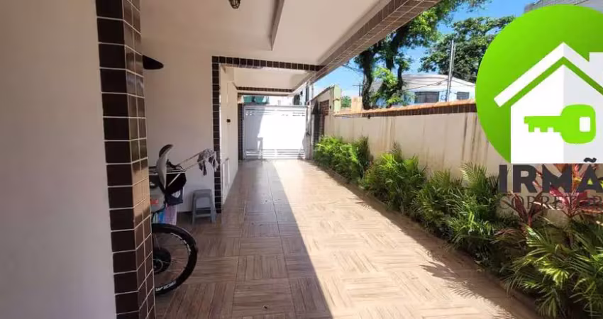 Casa a Venda 3 Quartos, sendo 1 Suite no Bairro do Macuco - Santos SP