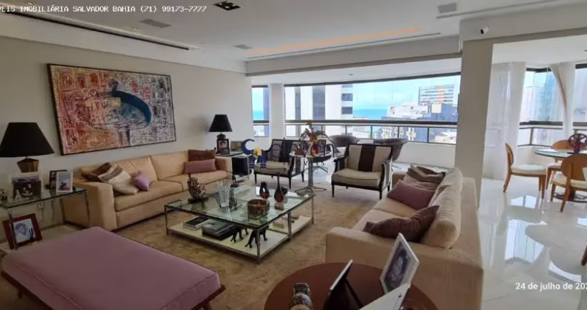 Localizada em uma das áreas mais valorizadas da orla de salvador, a mansão bernardo catarino oferece conforto, exclusividade e uma vista deslumbrante do mar.