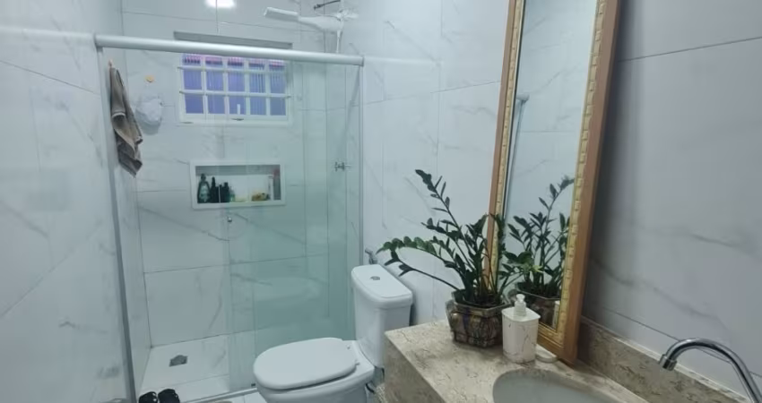 Linda Casa com 4 quartos a Venda no Árvore Grande