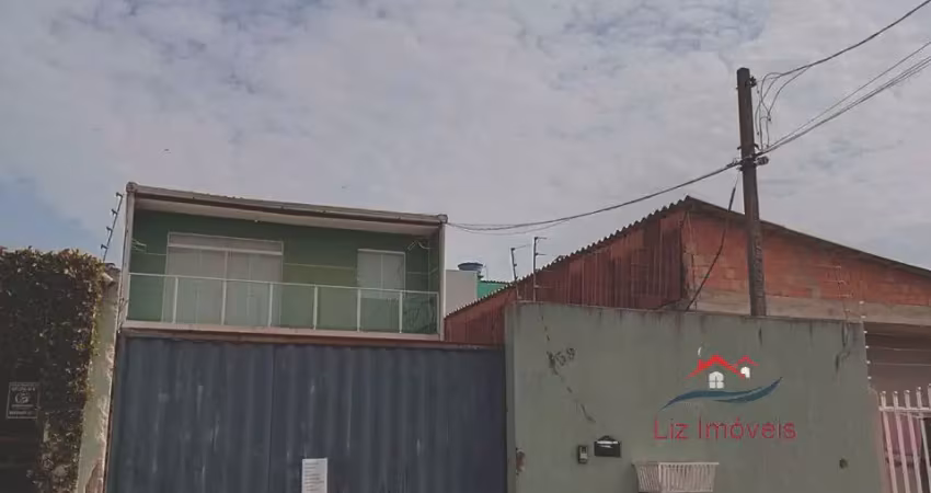 Sobrado com 2 quartos e um amplo espaço e no campo de santana em curitiba/pr