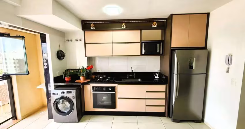 Excelente apartamento de 2 quartos, com armario sob medida!