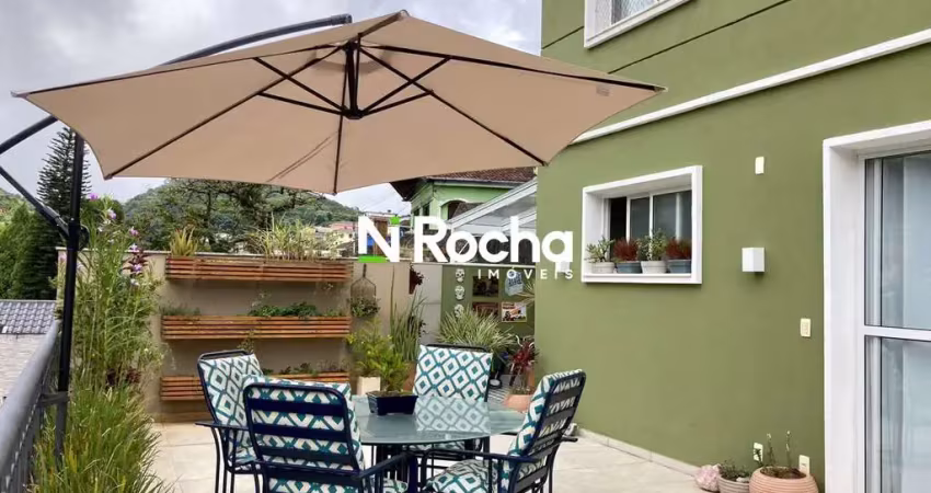 Oportunidade linda casa dupex em condomínio com área de lazer completo.