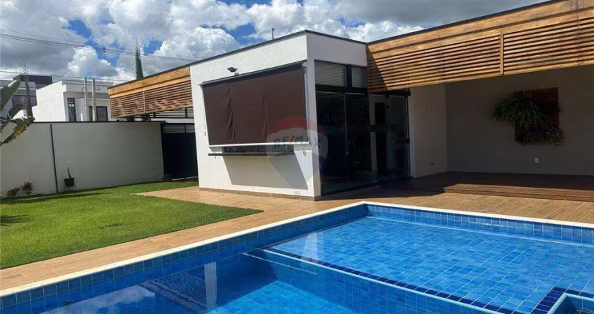 Casa com Piscina à Venda com 3 quartos em Itupeva, São Paulo