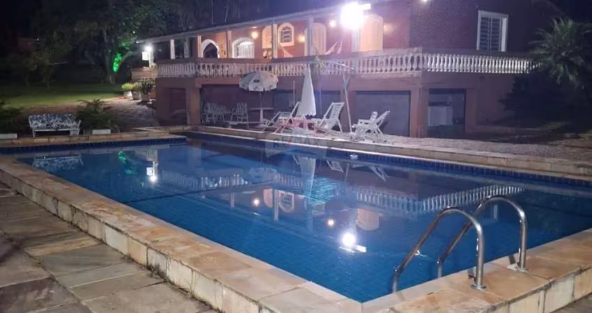 Chácara com Piscina à Venda, Bairro Guacuri, Itupeva, Sp