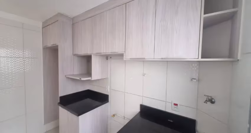 Lindo apartamento, semi mobiliado, condomínio santa teresa