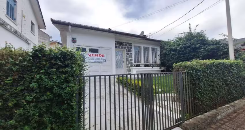 Casa para Venda em Curitiba, Seminário, 3 dormitórios, 2 banheiros, 1 vaga