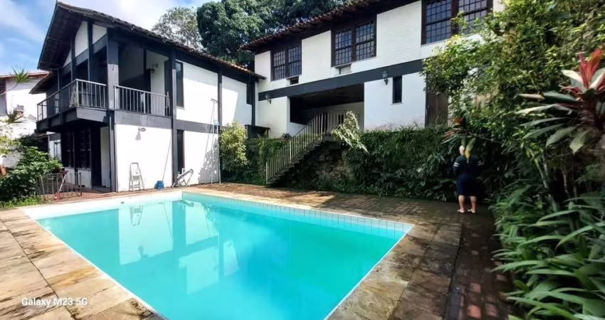 Casa para Venda em Niterói, Pendotiba, 4 dormitórios, 1 suíte, 6 banheiros, 6 vagas