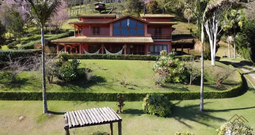 Casa em condomínio com vista pedra do baú  10.000m²