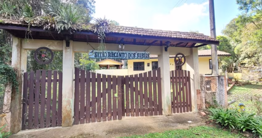 Casa com 02 quartos em chacara