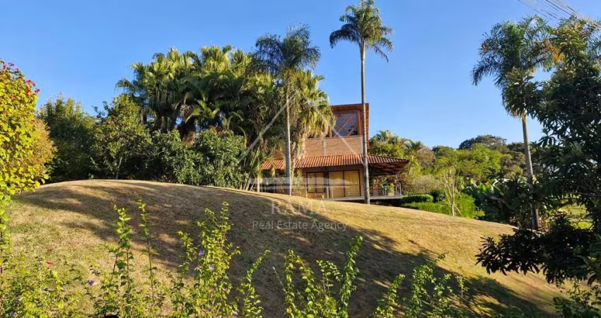 Casa para Venda no bairro Soledade de Minas (cidade) em São Lourenço, 3 quartos sendo 1 suíte, 5 vagas, Semi-Mobiliado, 320 m² privativos,