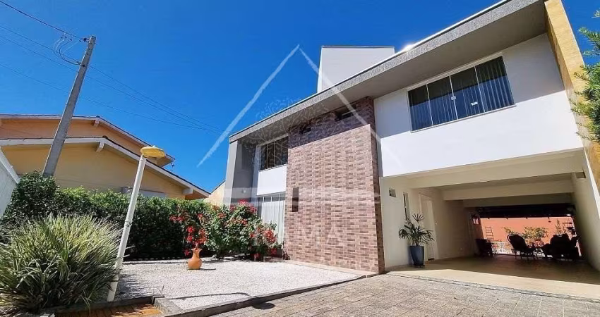 Casa para Venda no bairro Praia de Armação em Penha, 4 quartos, 3 vagas, Mobiliado, 207 m² de área total, 207 m² privativos,
