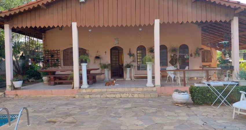 Chácara com 3 Quartos à venda, 2.700m² - Estância das Águas