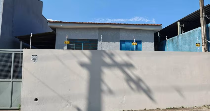 Casa com 3 Quartos para alugar, 250m² - Vila São Pedro