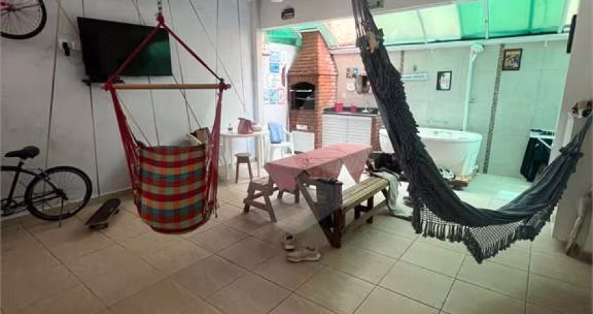 Sobrado com 3 quartos à venda em Vila Valença - SP