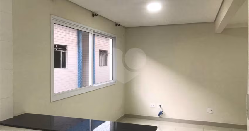 Condomínio com 2 quartos à venda em Macuco - SP