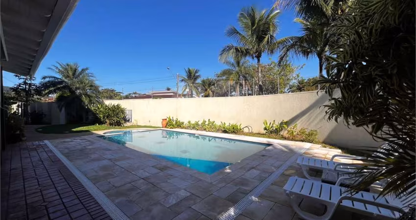 Casa com 5 quartos à venda em Enseada - SP