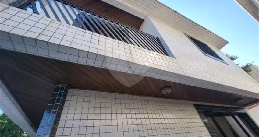 Casa com 4 quartos à venda no Embaré, Santos 