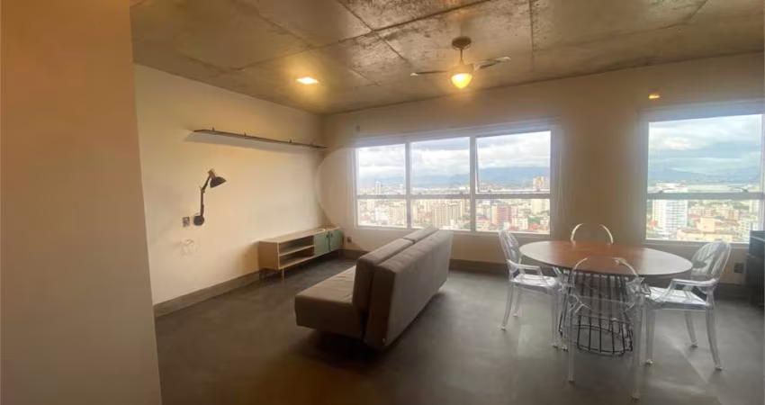 Apartamento com 1 quartos à venda ou para locação em Embaré - SP