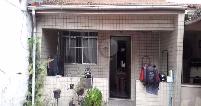 Casa com 3 quartos à venda na Vila Mathias, Santos 