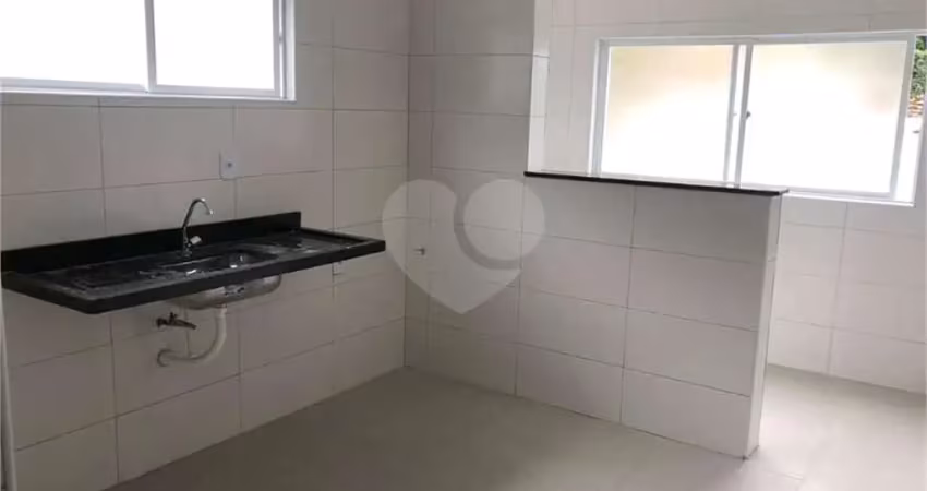 Casa em condomínio fechado com 2 quartos à venda no Marapé, Santos 