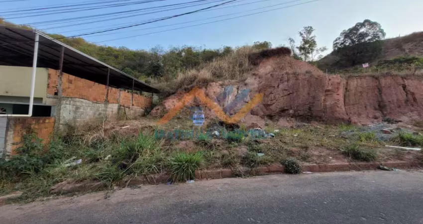 Terreno à venda na Rua Mogno, Jardim Vitória, Santana do Paraíso