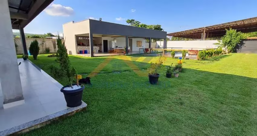 Casa com 4 quartos para alugar na Rua C, Rodoviários, Caratinga