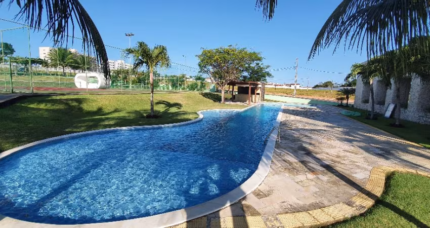 Terreno em Condomínio Fechado com Piscina