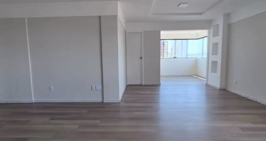 Excelente apartamento no condomínio safira no tirol com 178m2