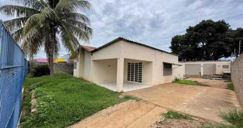 Casa 4 dormitórios ou + para Venda em Cuiabá, Jardim Imperial, 3 dormitórios, 1 banheiro, 4 vagas